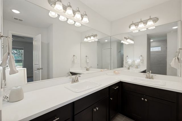524 E Carol Street, Pilot Point, TX 76258
