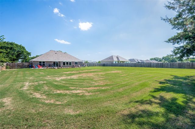 524 E Carol Street, Pilot Point, TX 76258
