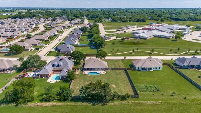 524 E Carol Street, Pilot Point, TX 76258