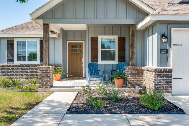 524 E Carol Street, Pilot Point, TX 76258