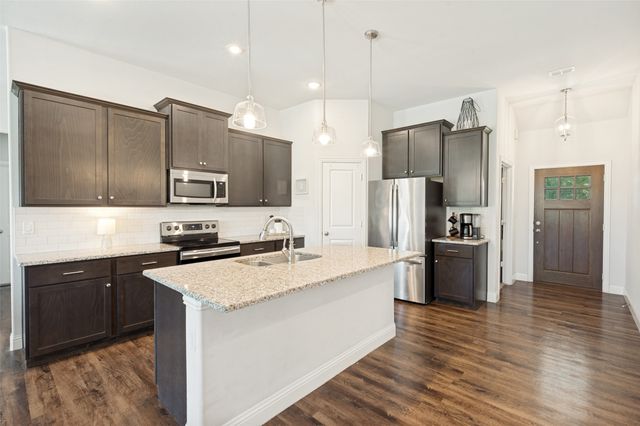 524 E Carol Street, Pilot Point, TX 76258