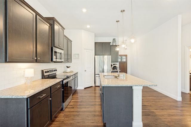 524 E Carol Street, Pilot Point, TX 76258