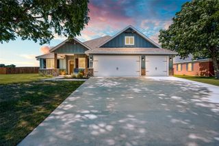 524 E Carol Street, Pilot Point, TX 76258
