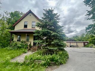 17 Mcsoley Ave, Taunton, MA 02780