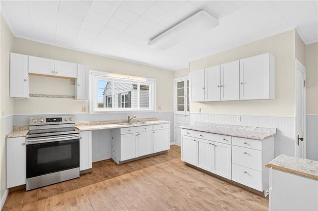 105 Center Ave, Mt Pleasant Boro, PA 15666
