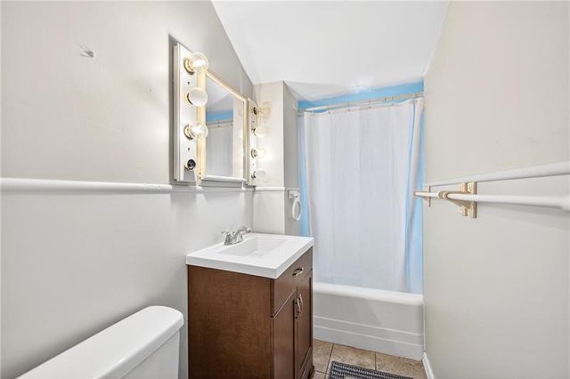 105 Center Ave, Mt Pleasant Boro, PA 15666
