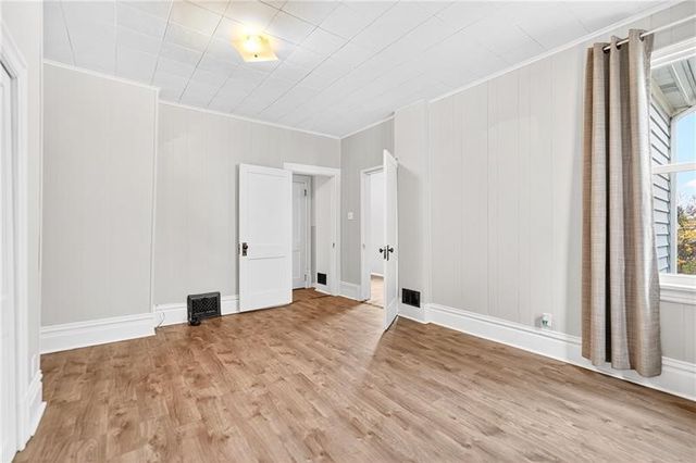 105 Center Ave, Mt Pleasant Boro, PA 15666