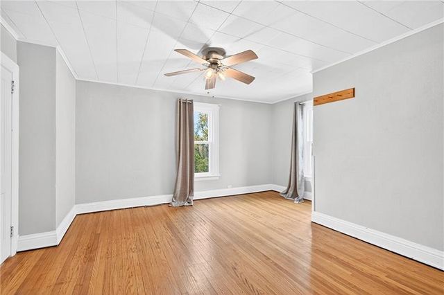 105 Center Ave, Mt Pleasant Boro, PA 15666