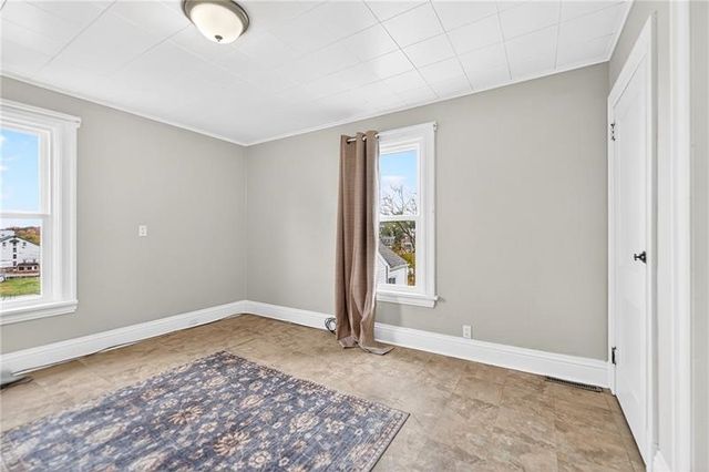 105 Center Ave, Mt Pleasant Boro, PA 15666