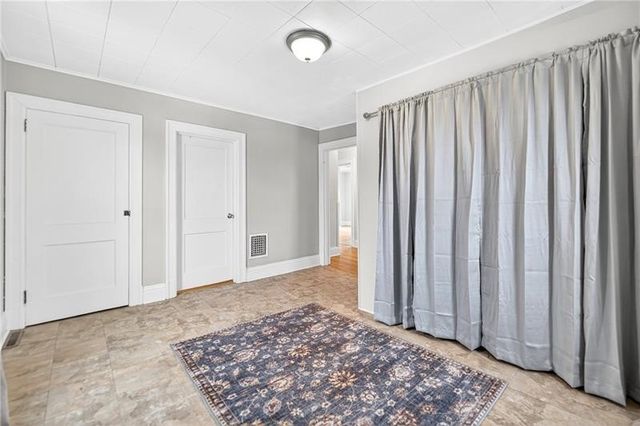 105 Center Ave, Mt Pleasant Boro, PA 15666