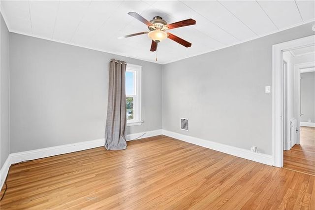 105 Center Ave, Mt Pleasant Boro, PA 15666