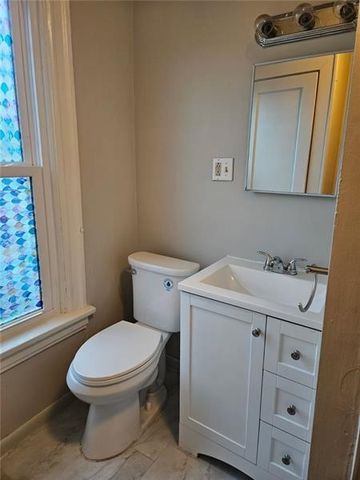 105 Center Ave, Mt Pleasant Boro, PA 15666