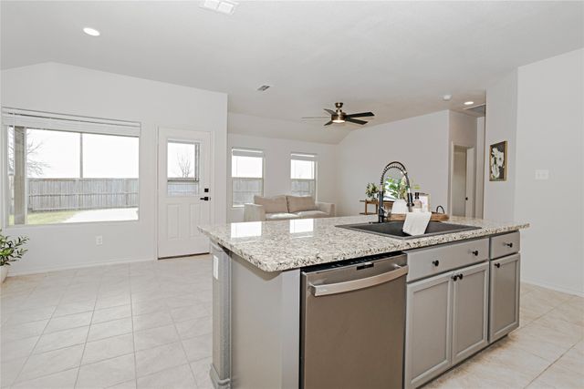 345 Chestnut Lane, Ponder, TX 76259