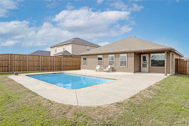345 Chestnut Lane, Ponder, TX 76259