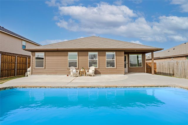 345 Chestnut Lane, Ponder, TX 76259