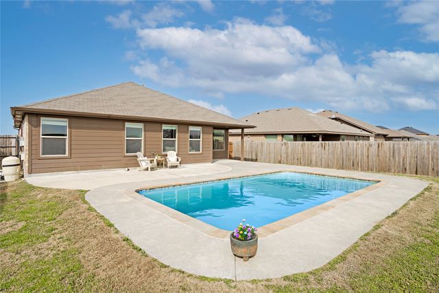 345 Chestnut Lane, Ponder, TX 76259
