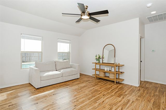 345 Chestnut Lane, Ponder, TX 76259