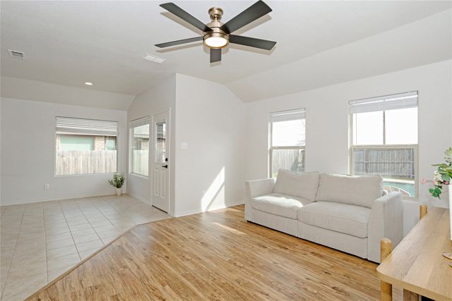 345 Chestnut Lane, Ponder, TX 76259