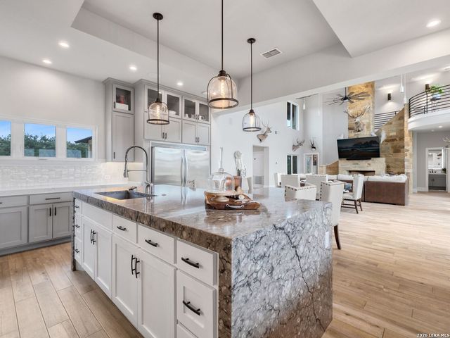 298 Table Rock, Helotes, TX 78023