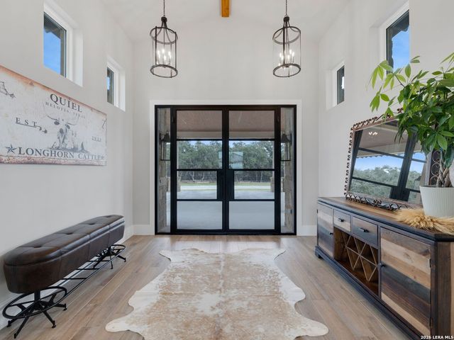 298 Table Rock, Helotes, TX 78023