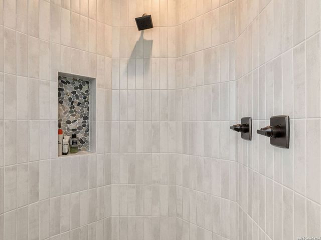 298 Table Rock, Helotes, TX 78023