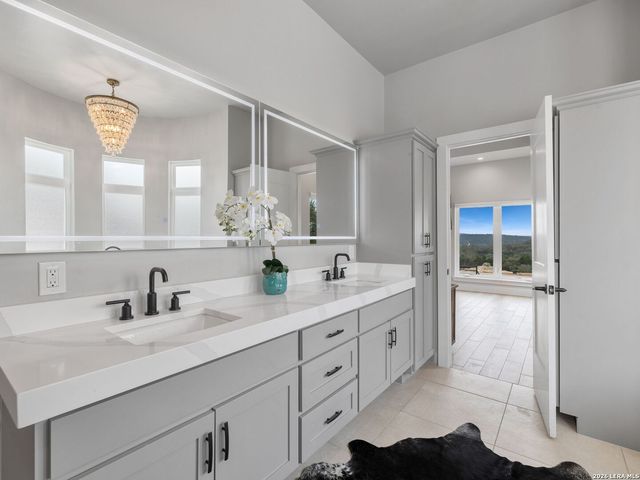 298 Table Rock, Helotes, TX 78023