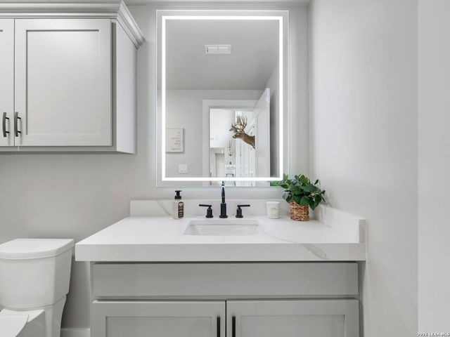 298 Table Rock, Helotes, TX 78023