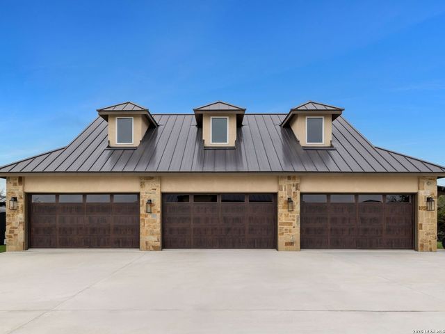 298 Table Rock, Helotes, TX 78023