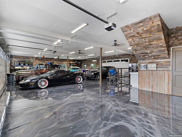 298 Table Rock, Helotes, TX 78023