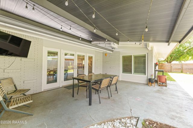 204 W Saint Louis Street, Lafayette, LA 70506