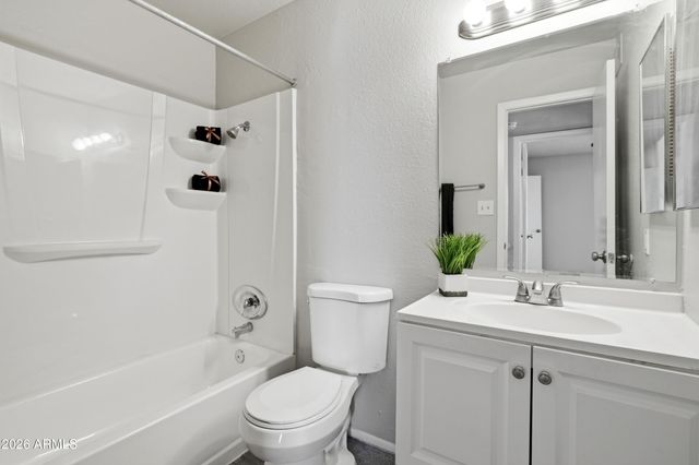 1342 W EMERALD Avenue 250, Mesa, AZ 85202