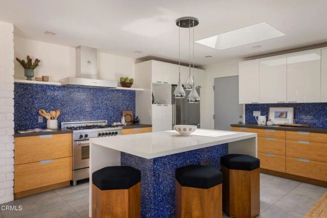 1919 Deermont Road, Glendale, CA 91207
