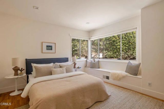 1919 Deermont Road, Glendale, CA 91207
