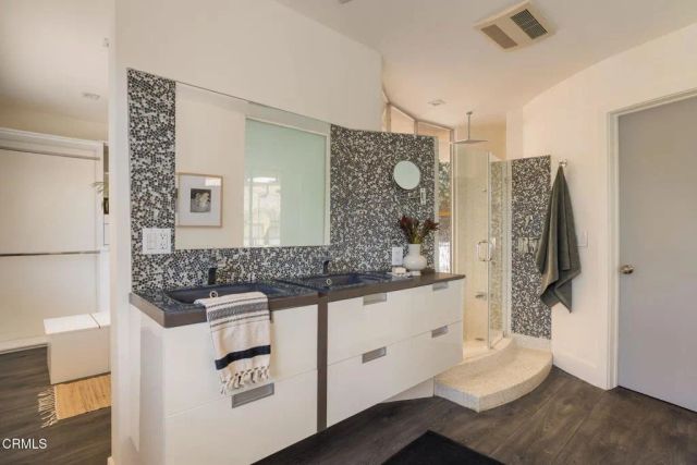 1919 Deermont Road, Glendale, CA 91207