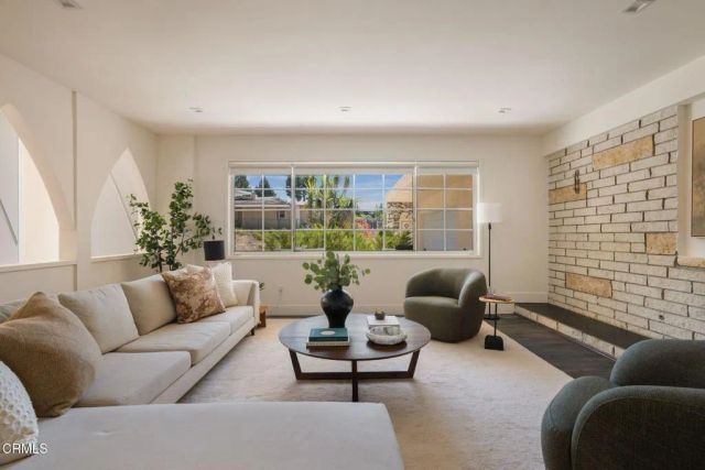 1919 Deermont Road, Glendale, CA 91207