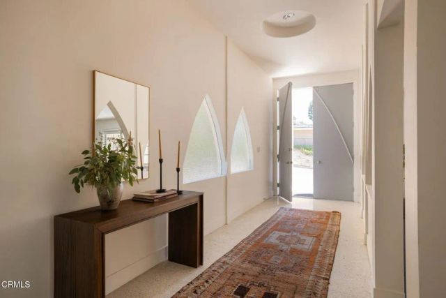 1919 Deermont Road, Glendale, CA 91207