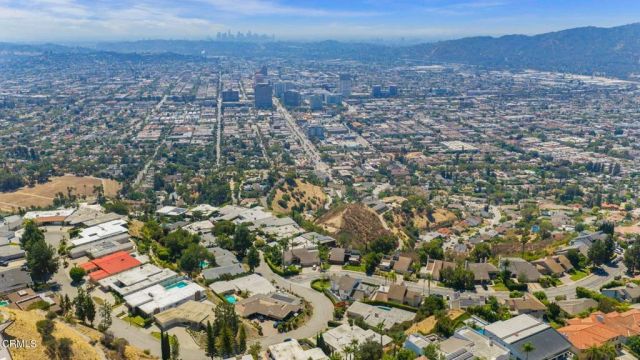 1919 Deermont Road, Glendale, CA 91207