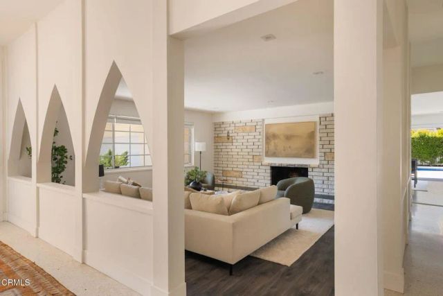 1919 Deermont Road, Glendale, CA 91207