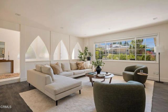 1919 Deermont Road, Glendale, CA 91207