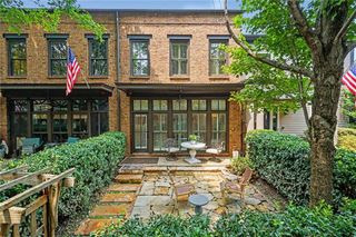 729 Hammond Drive, Woodstock, GA 30188