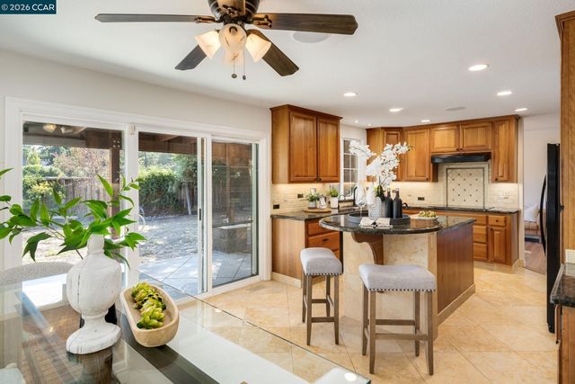 30 Hodur Ct, Pleasant Hill, CA 94523