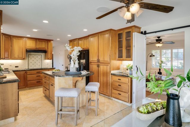 30 Hodur Ct, Pleasant Hill, CA 94523
