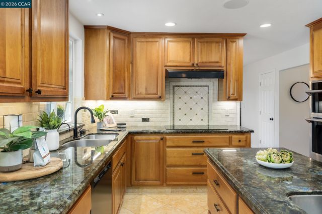 30 Hodur Ct, Pleasant Hill, CA 94523