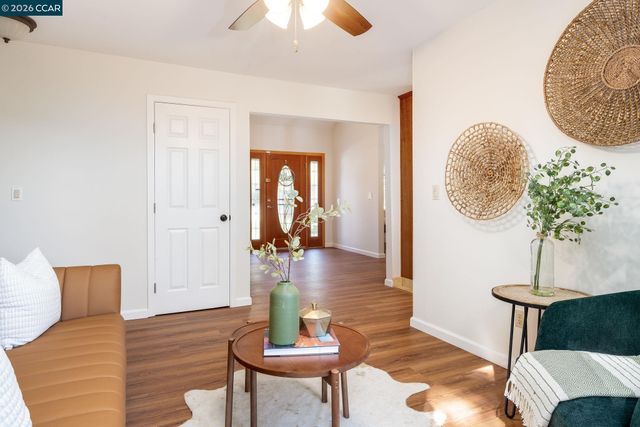 30 Hodur Ct, Pleasant Hill, CA 94523