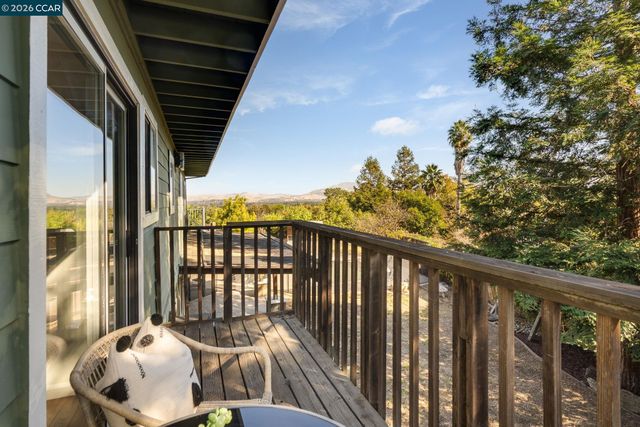 30 Hodur Ct, Pleasant Hill, CA 94523