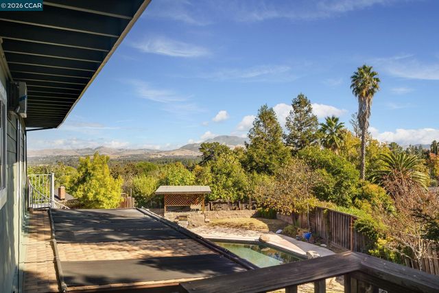 30 Hodur Ct, Pleasant Hill, CA 94523