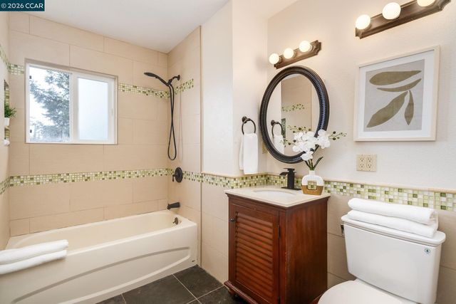 30 Hodur Ct, Pleasant Hill, CA 94523