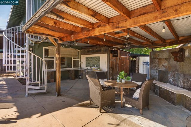 30 Hodur Ct, Pleasant Hill, CA 94523