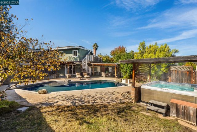 30 Hodur Ct, Pleasant Hill, CA 94523