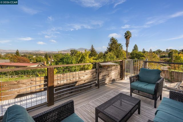 30 Hodur Ct, Pleasant Hill, CA 94523